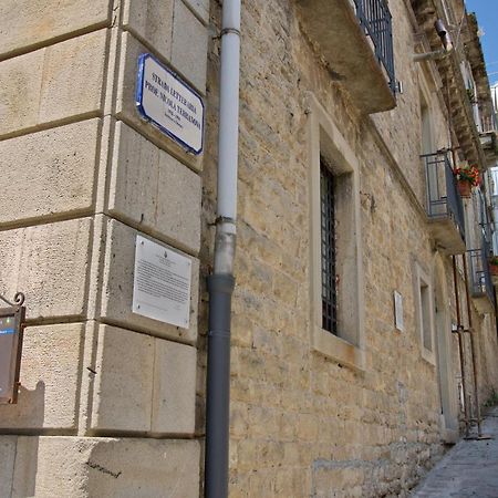 לינה וארוחת בוקר מונטאלבאנו אליקונה Domus Aurea מראה חיצוני תמונה